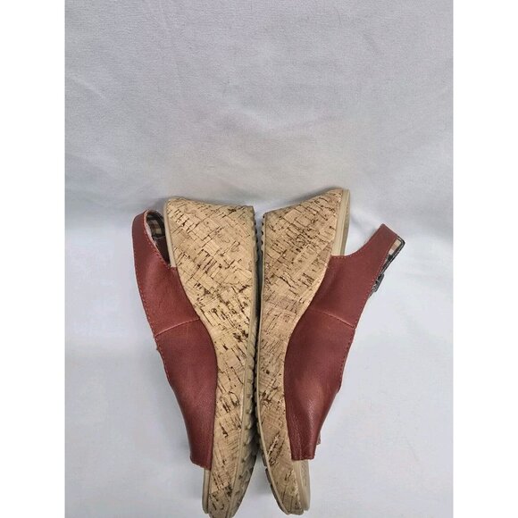 Crocs A Leigh Red Leather Cork Wedge Heel Slingback Sandal Shoes 11848 Women 8 - Picture 8 of 13